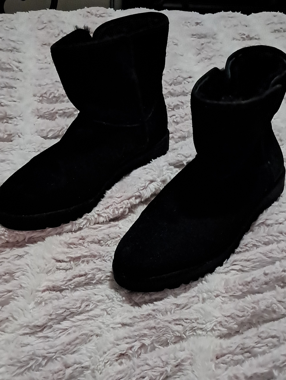 UGG Black Women's Short Suede Ankle Booties